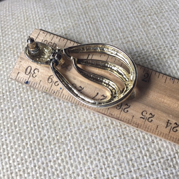 Vintage 80’s Gold Necklace and Earrings - Picture 4 of 4